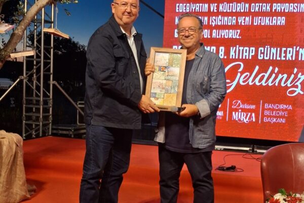 Bandırma 8. Kitap Günleri Gani Müjde Söyleşisiyle Sona Erdi