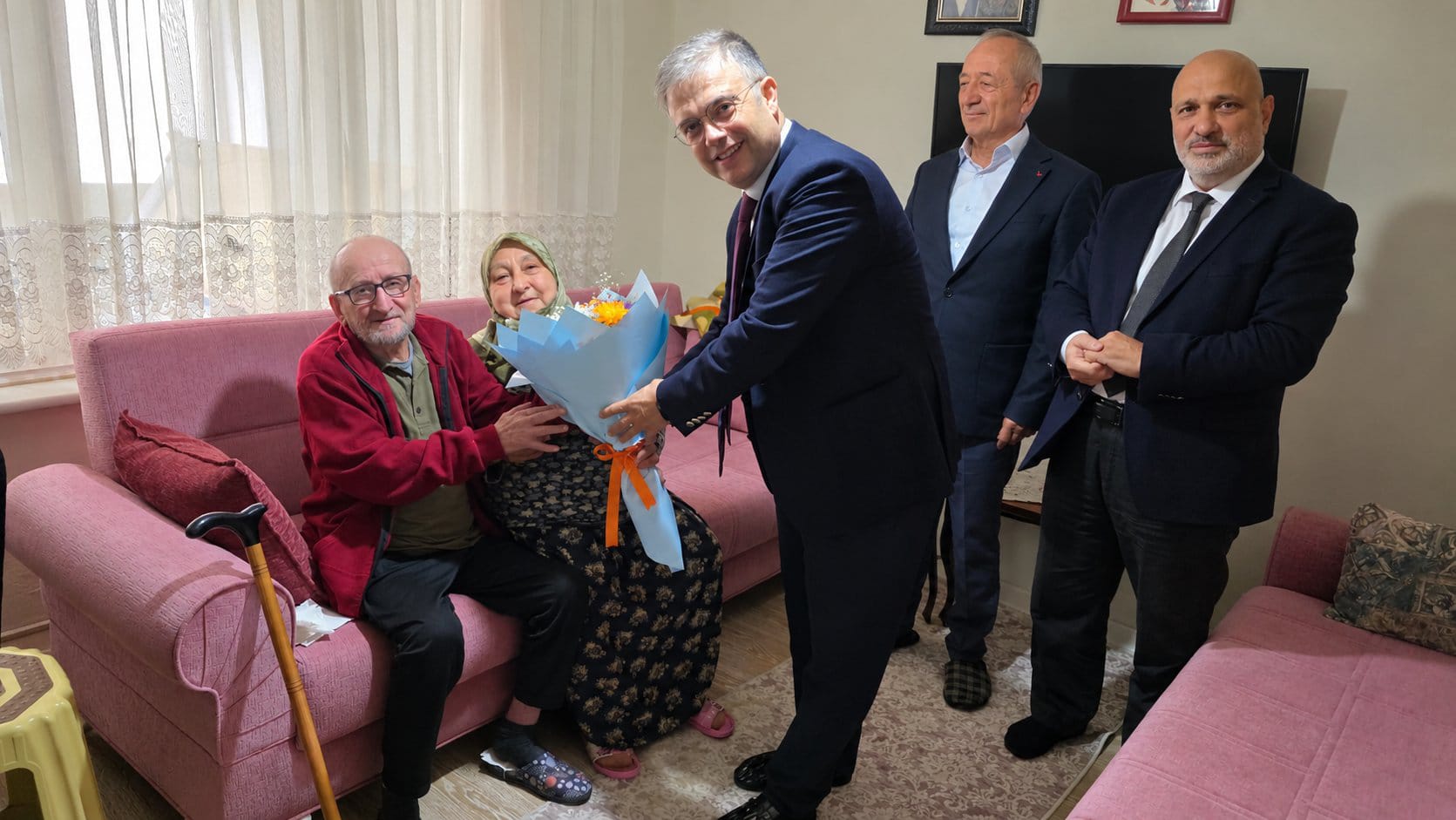 Kaymakam Öztürk’ten Yaşlılar Haftası’nda Anlamlı Ziyaret
